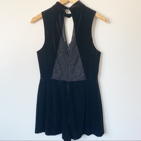 Black Velvet Playsuit w/Lace Back, Deep V-Neck with Collar Neck, Topshop sz 6/sm - Picture 3 of 10